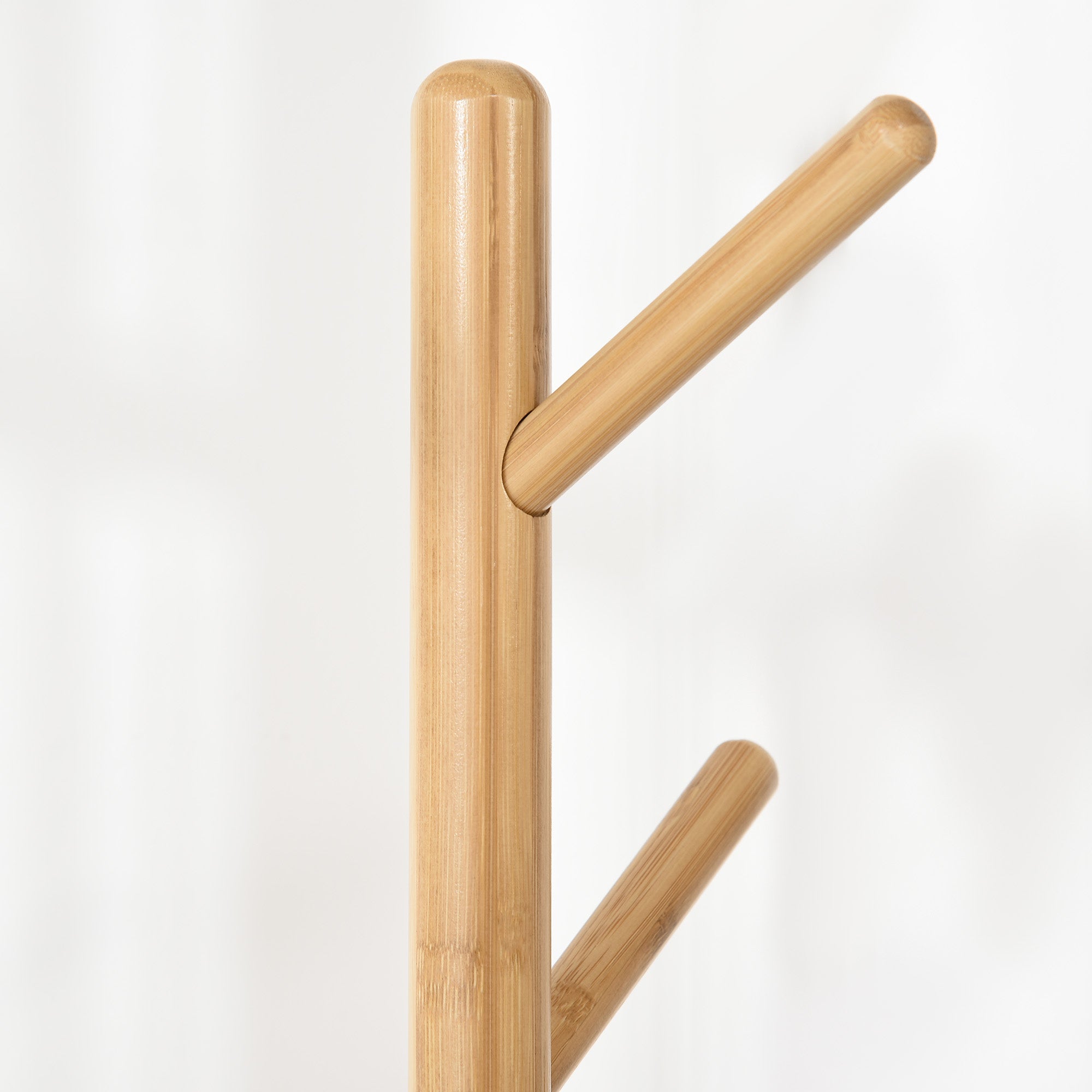 HOMCOM Garderobenständer mit Beistelltisch im Skandi-Design, 5 Kleiderhaken, 39, 5 cm x 39,5 cm x 171 cm, Natur + Weiß