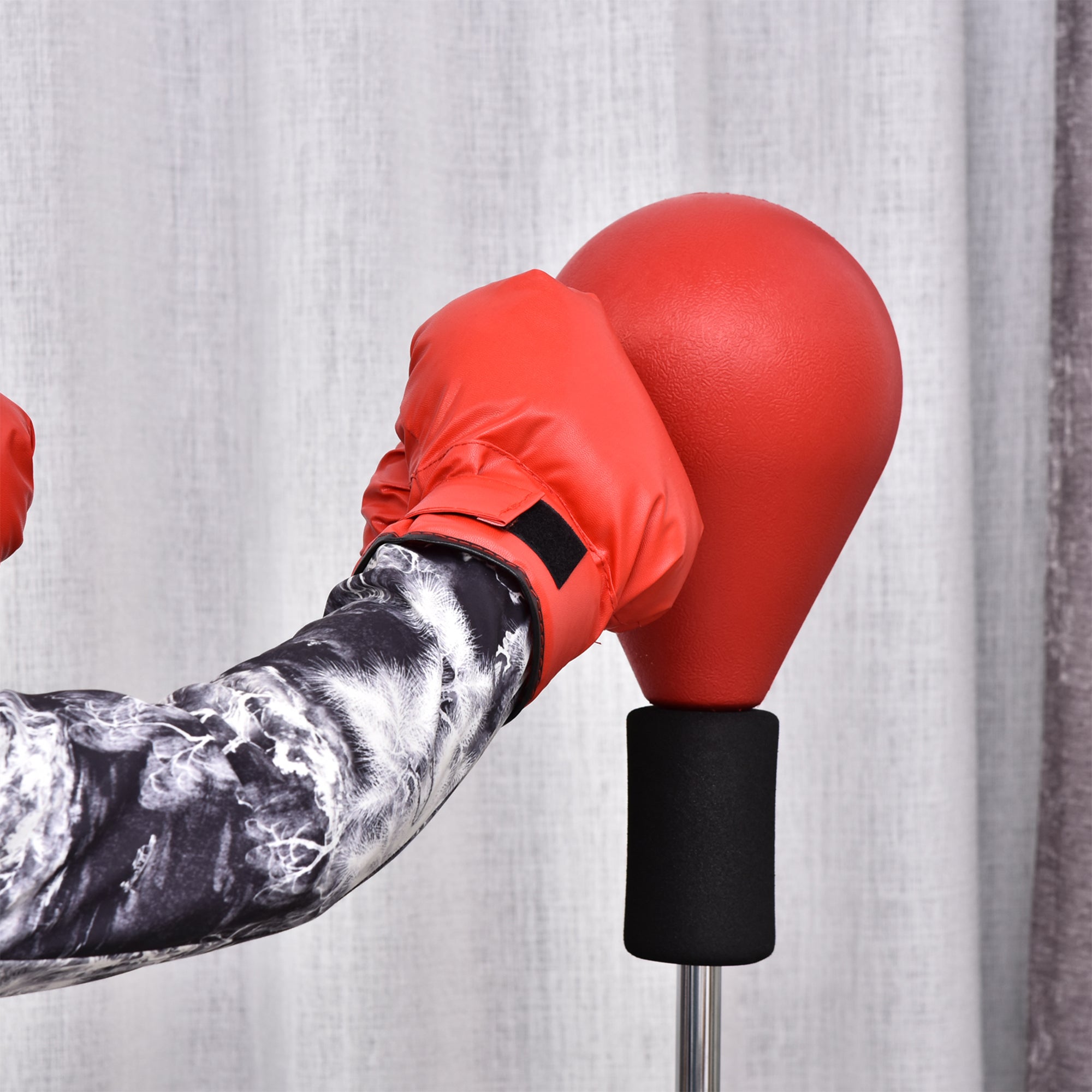 HOMCOM Punchingball-Set, Box-Trainingsset, 136-154 cm höhenverstellbar, mit 1 Paar Handschuhe, Geeignet für Profis und Anfänger