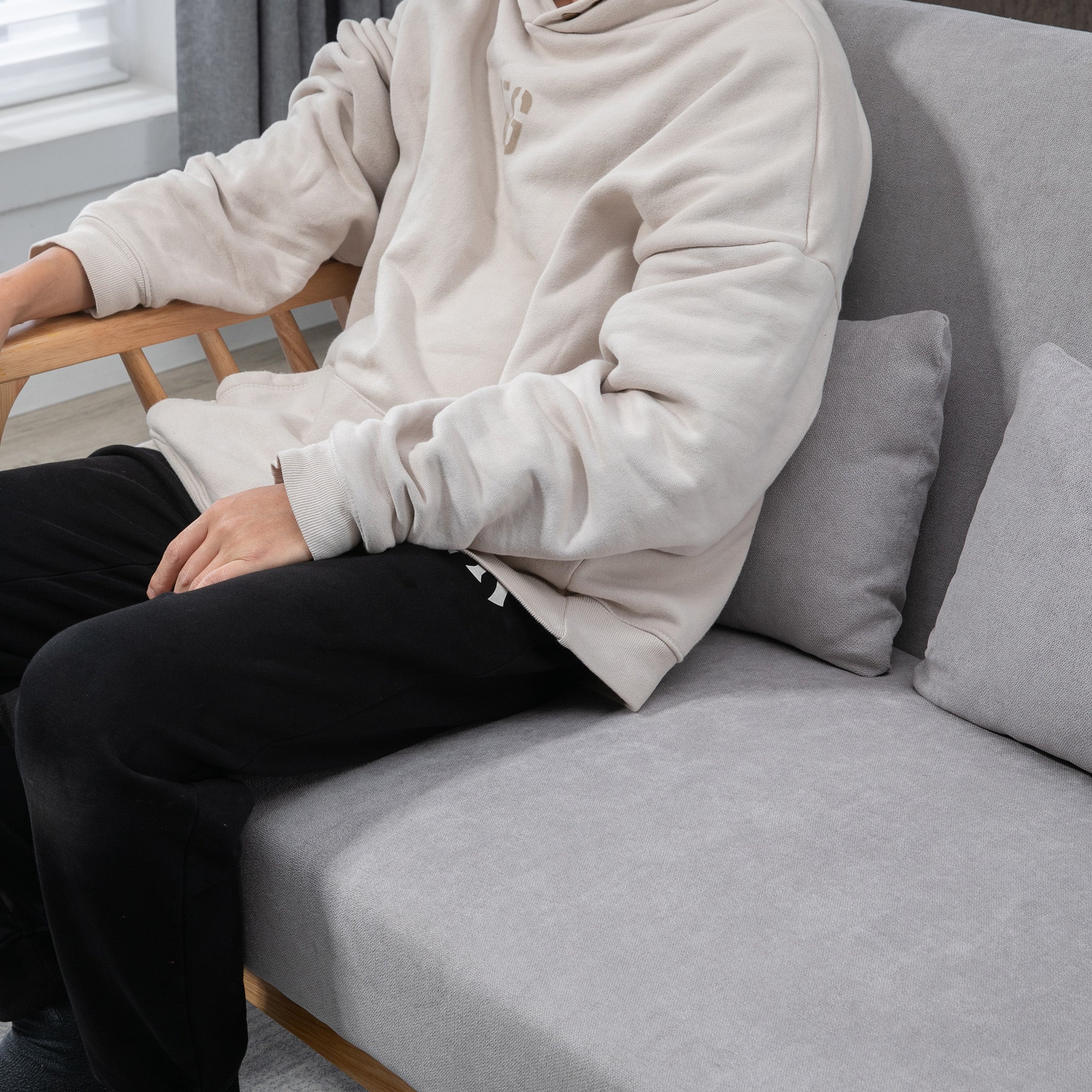 HOMCOM Sofa Relaxsofa 2-Sitzersofa, inkl. 2 Kissen, Samtoptik, Kautschukholz, 130 cm x 75 cm x 78 cm, Grau + Natur