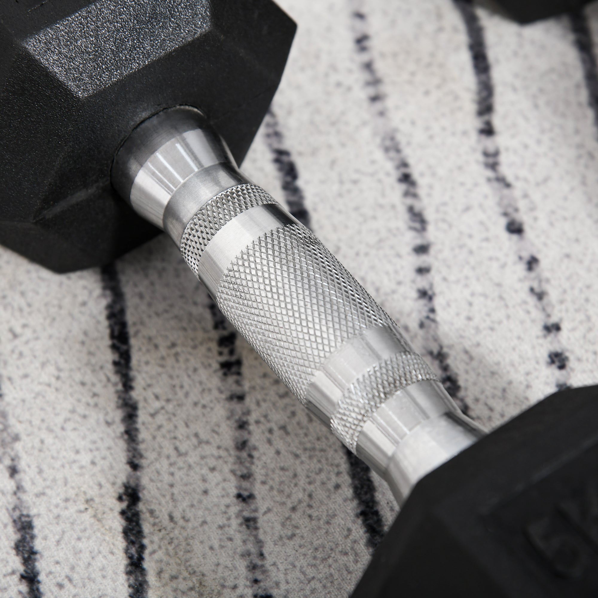 HOMCOM Hantelset, 2er Set Hanteln mit gerändeltem Griff, Kurzhantelset aus Gusseisen, 2 x 5 kg, Kurzhanteln für Männer und Frauen, Dumbbell Set für Zuhause, Fitnessstudio, Krafttraining