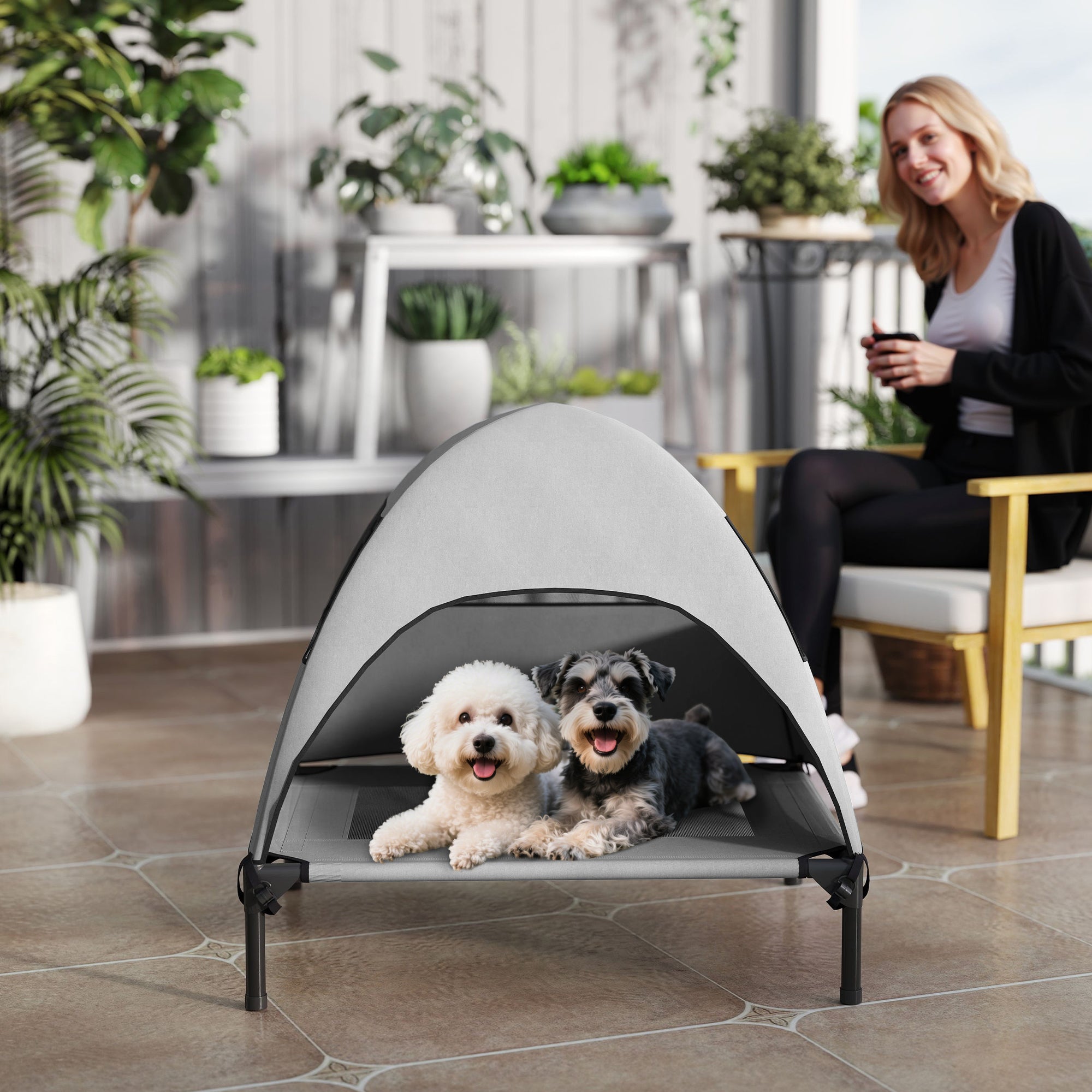 PawHut Hundeliege Outdoor mit Dach, Erhöhtes Hundebett für Mittelgroße Hunde, 76 x 61 x 71cm, Hellgrau