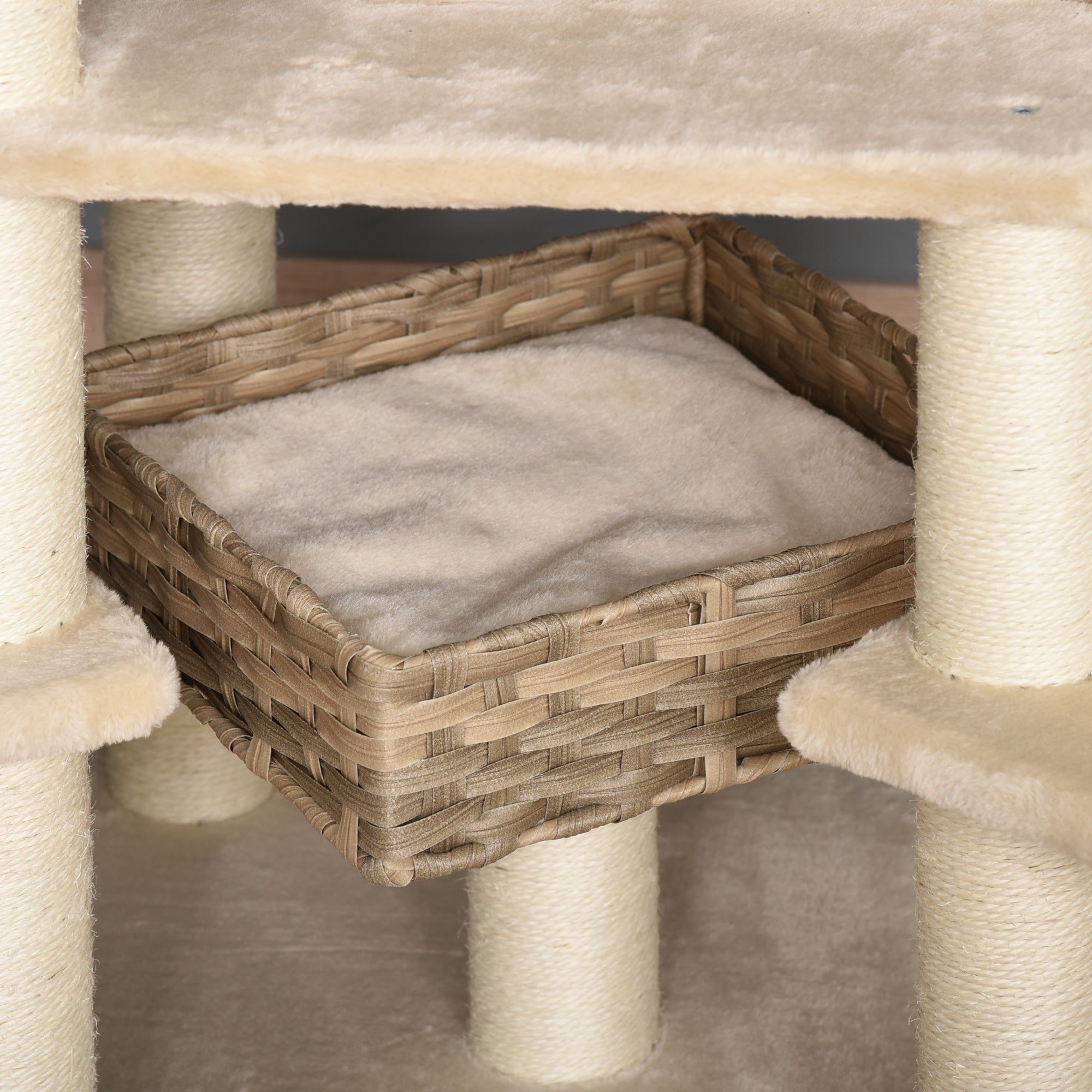 PawHut Rattan Kratzbaum mit Katzenhöhle Mehrstufiger Katzenbaum Kletterbaum für Katzen E1 MDF Sisal Beige+Braun 55 x 55 x 174 cm