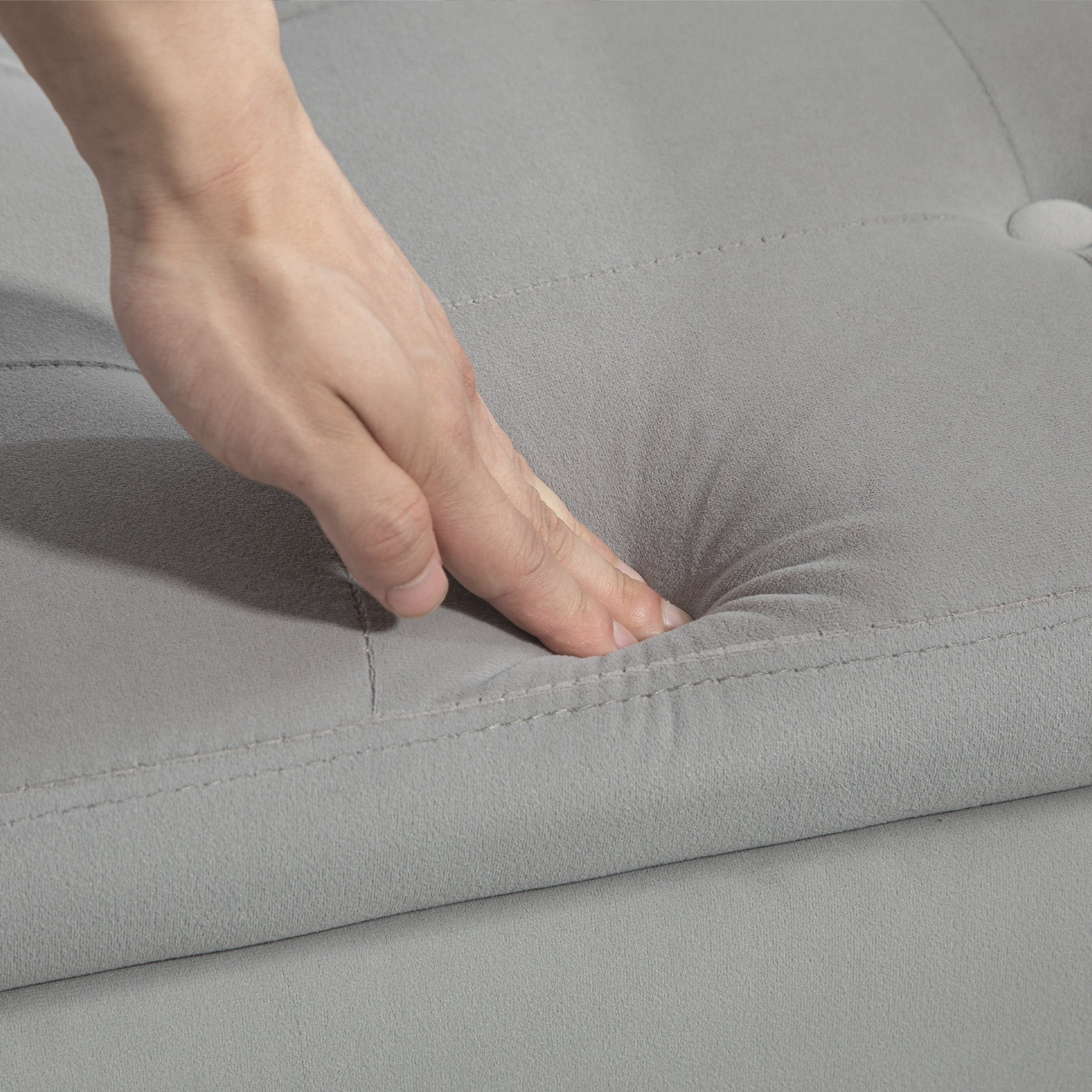 HOMCOM Sitzbank mit Stauraum und Armlehnen, Truhenbank, samtartiges Polyester, Kautschukholz, Hellgrau, 107 x 42 x 65 cm