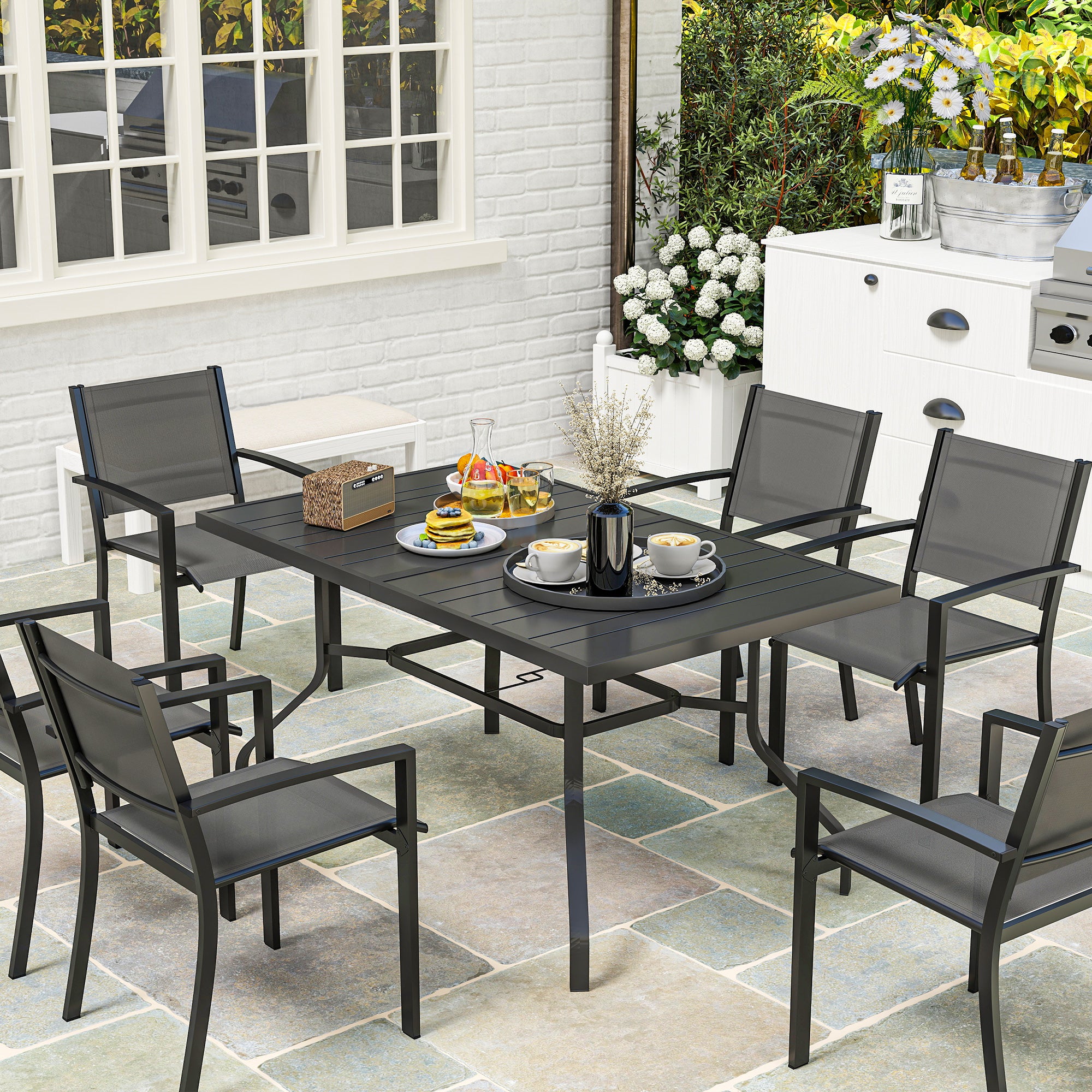 Outsunny Gartentisch 152x90 cm, Wetterfest Balkontisch aus Stahl, Beistelltisch mit Schirmloch, Latten-Design Schwarz