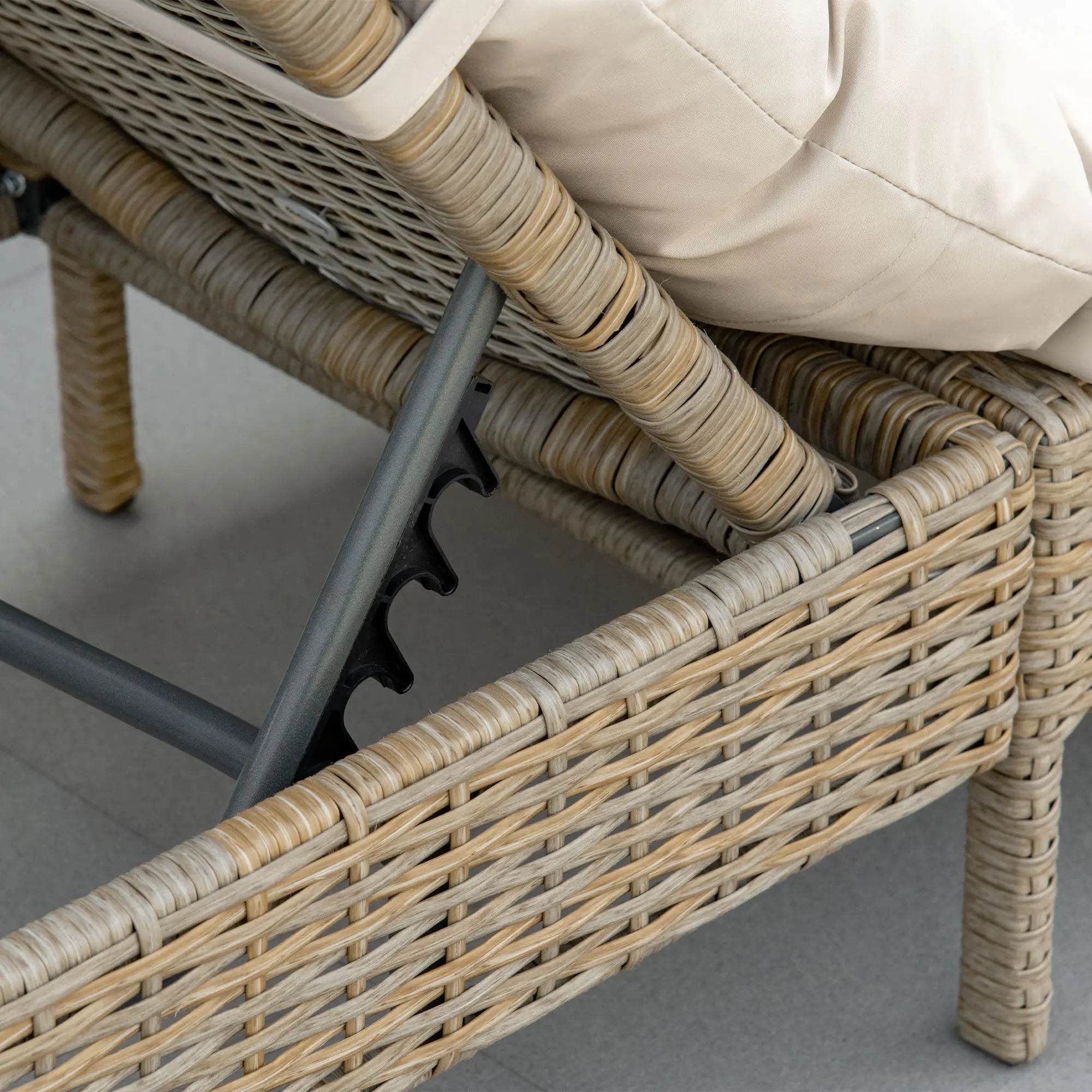 Outsunny Polyrattan Sonnenliege mit Kissen, Natur+Khaki