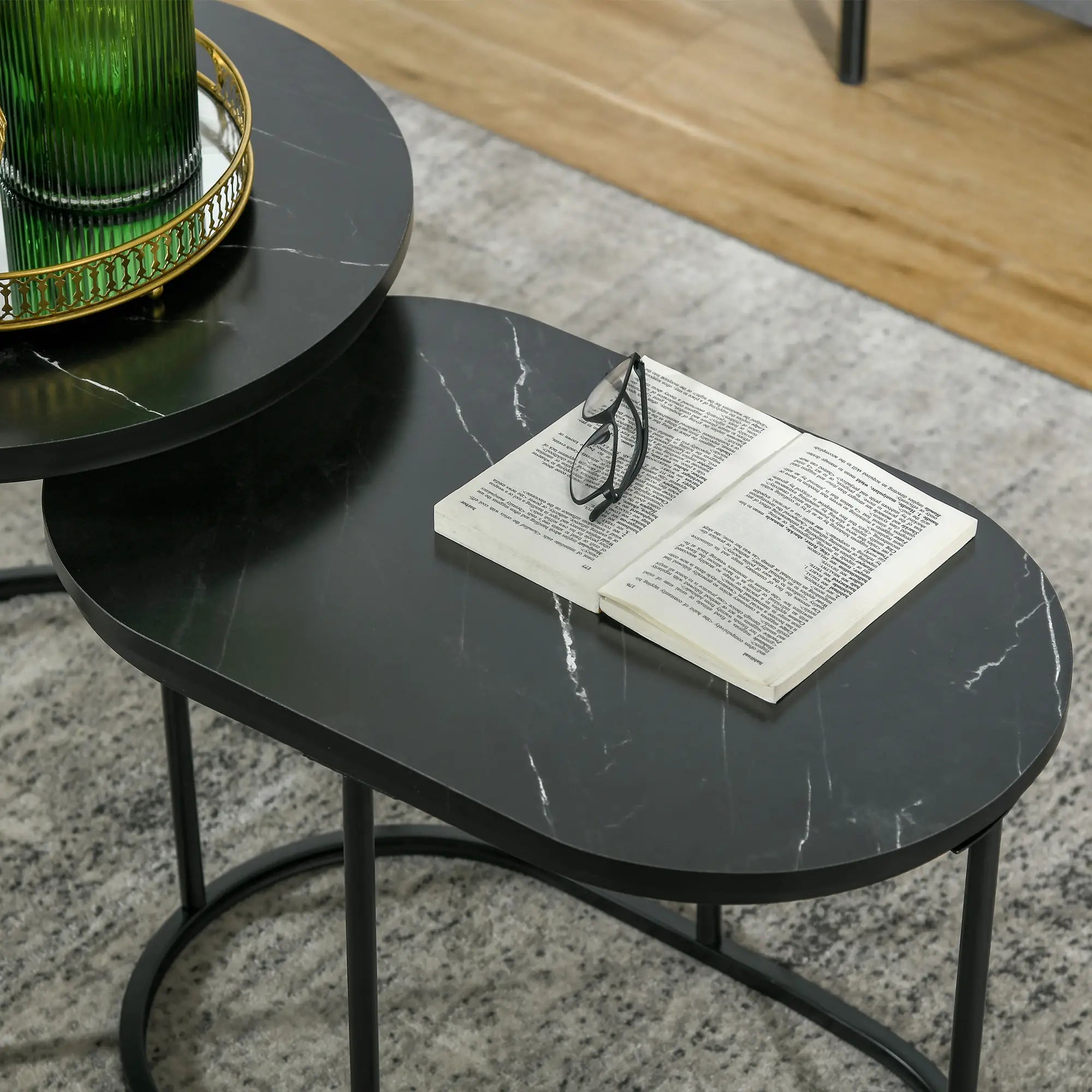 HOMCOM 2er-Set Couchtisch, Ovaler und runder Kaffeetisch, stapelbar, Marmoroptik, MDF, Metall, Ø50 x 50,5H cm, Schwarz