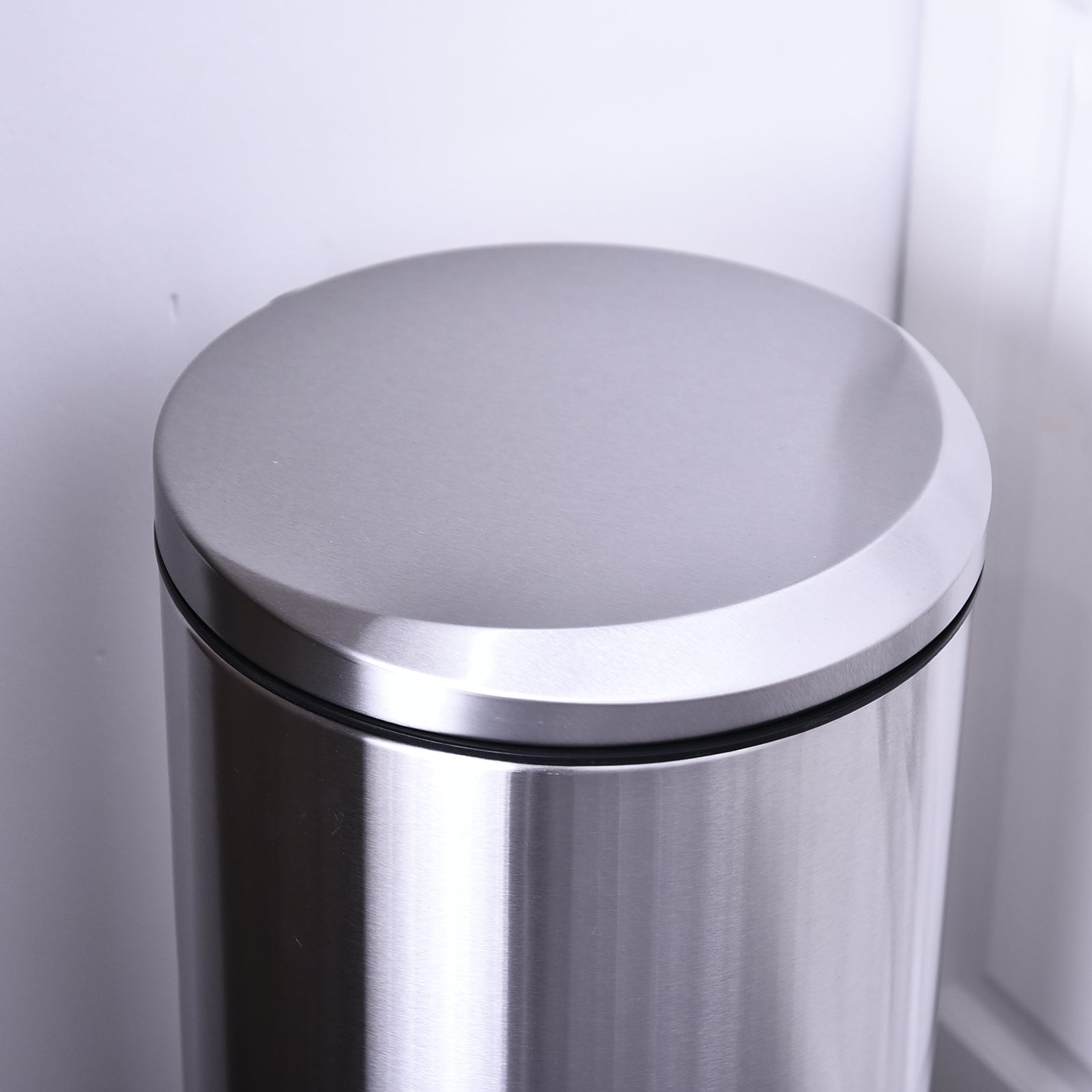 HOMCOM 30L Mülleimer Treteimer aus Edelstahl, Abfalleimer mit Inneneimer, Müllbehälter mit Deckel und Fußpedal, für Wohnzimmer, Büro, Ø29,2 x 62,5 cm
