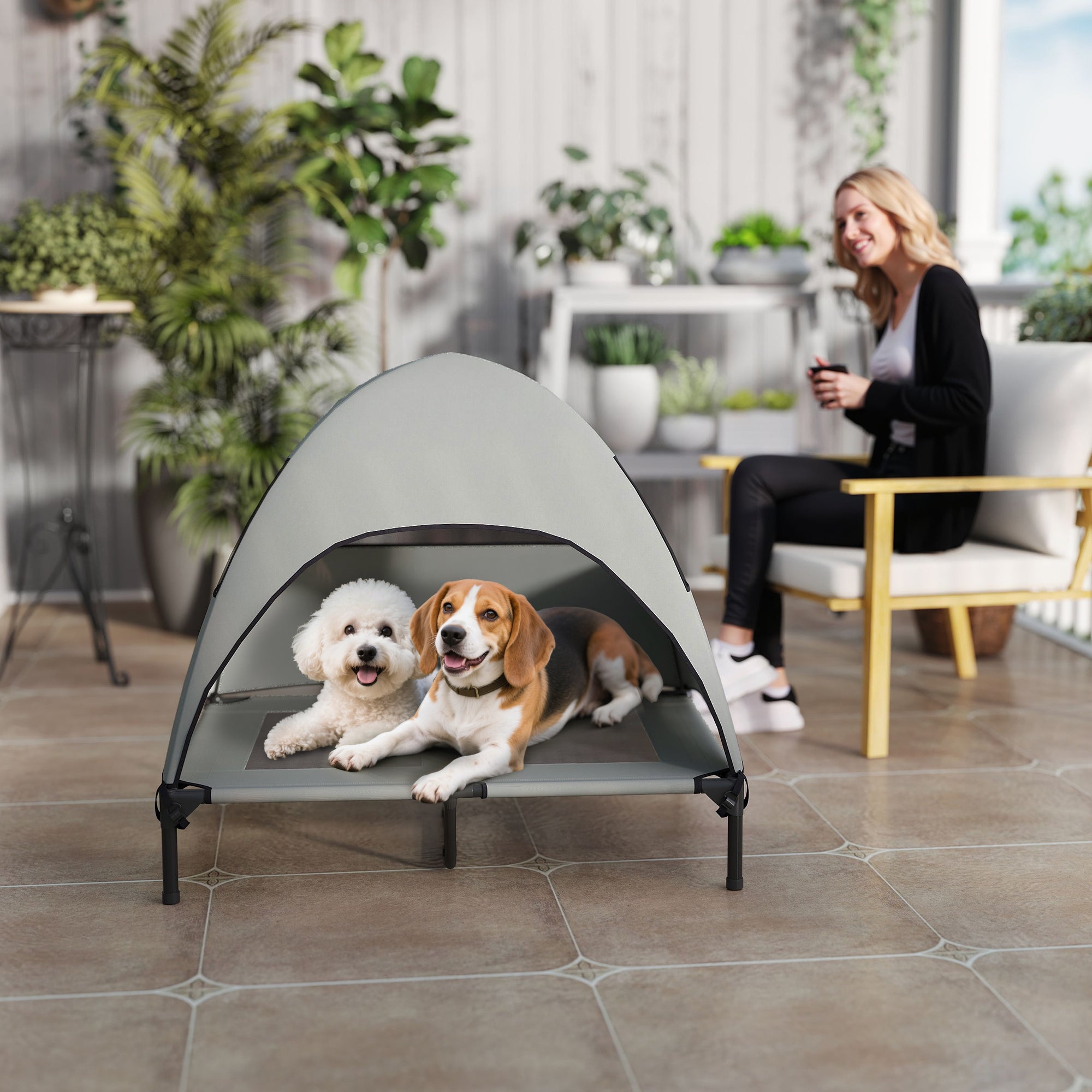 PawHut Hundeliege Outdoor mit Dach, Erhöhtes Hundebett für Große Hunde, 91 x 76 x 90 cm, Hellgrau