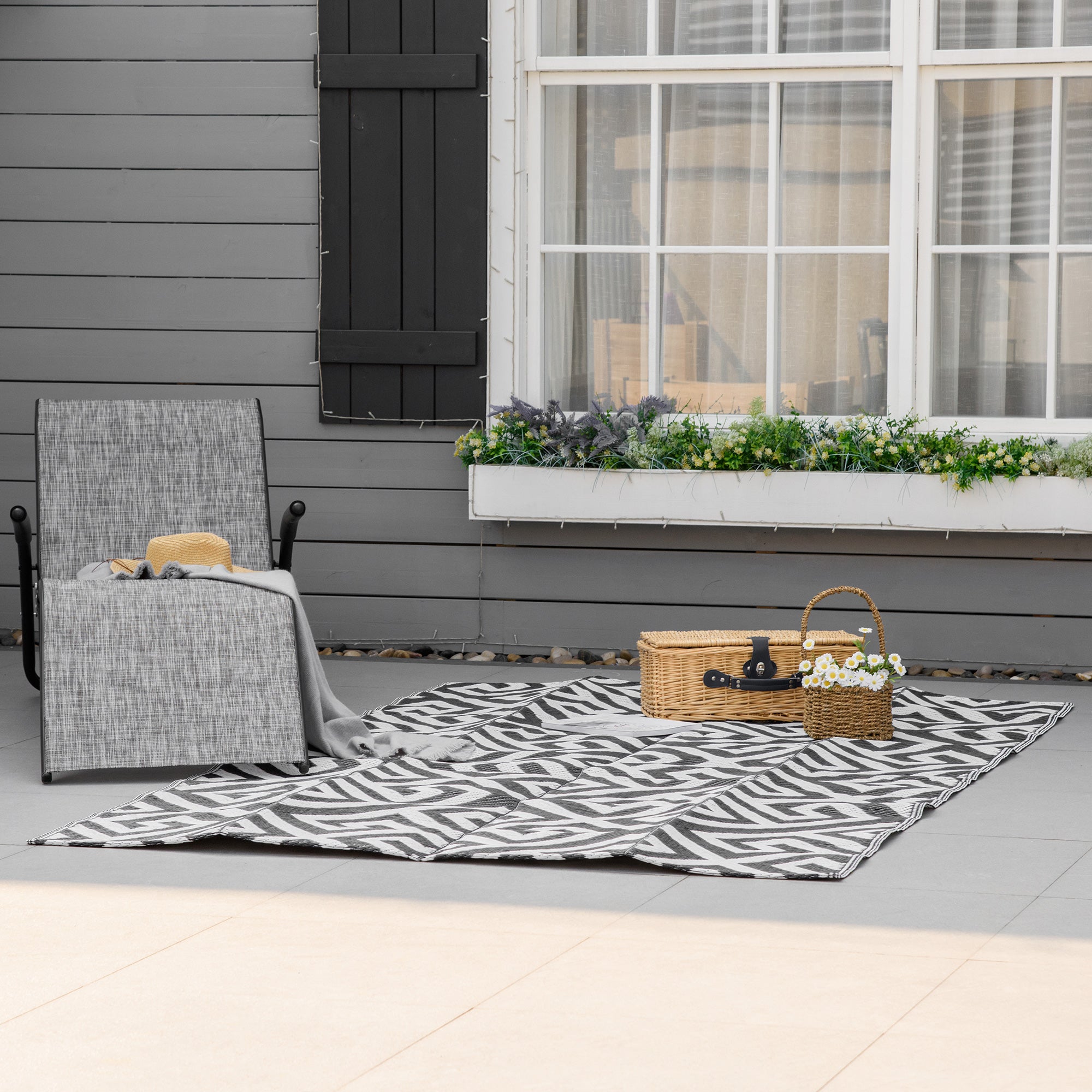 Outsunny Outdoor-Teppich, beidseitig nutzbar, strapazierfähig, Rand gegen Ausfransen, schwarz+weiß, 152 x 243 cm