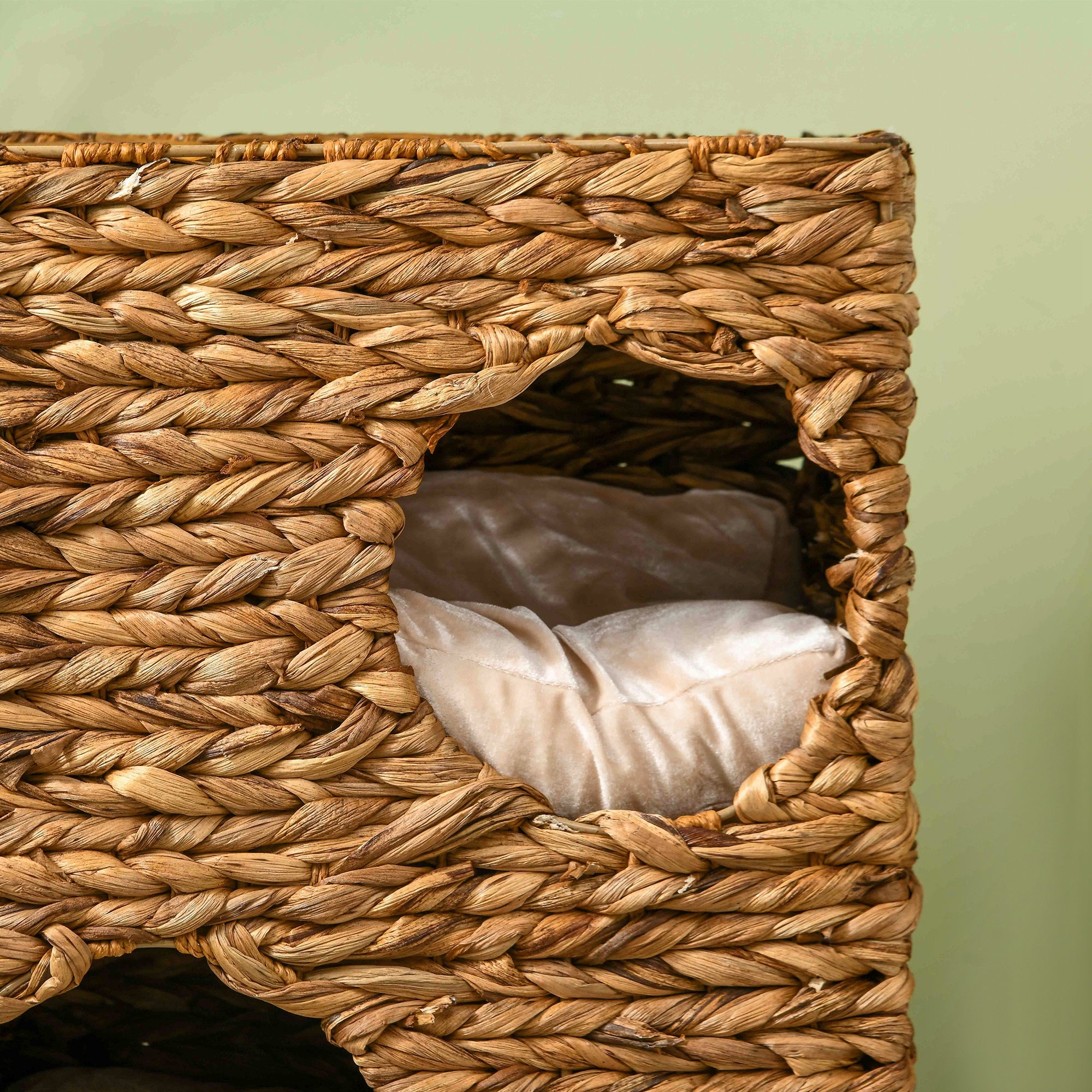 PawHut Katzenbaum mit Kratzturm, 3 Etagen, gepolsterte Kissen, Türöffnungen, Wasserhyazinthe, Hellbraun