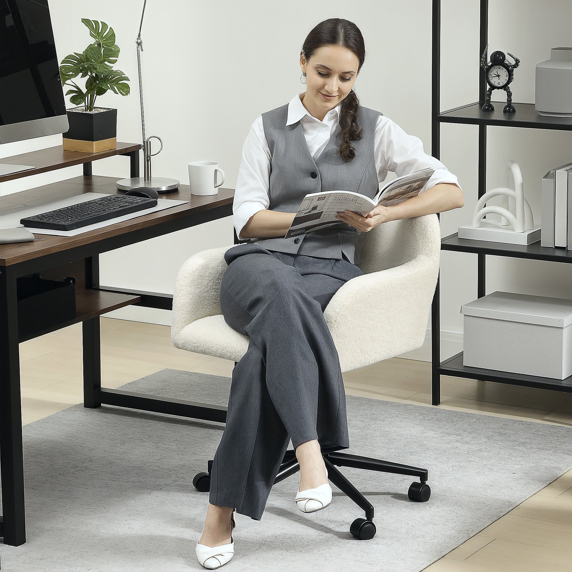HOMCOM Drehbarer Bürostuhl mit Rollen, Schreibtischstuhl, Fleece-Stoff, Schaumstoff, höhenverstellbar, Homeoffice, Cremeweiß