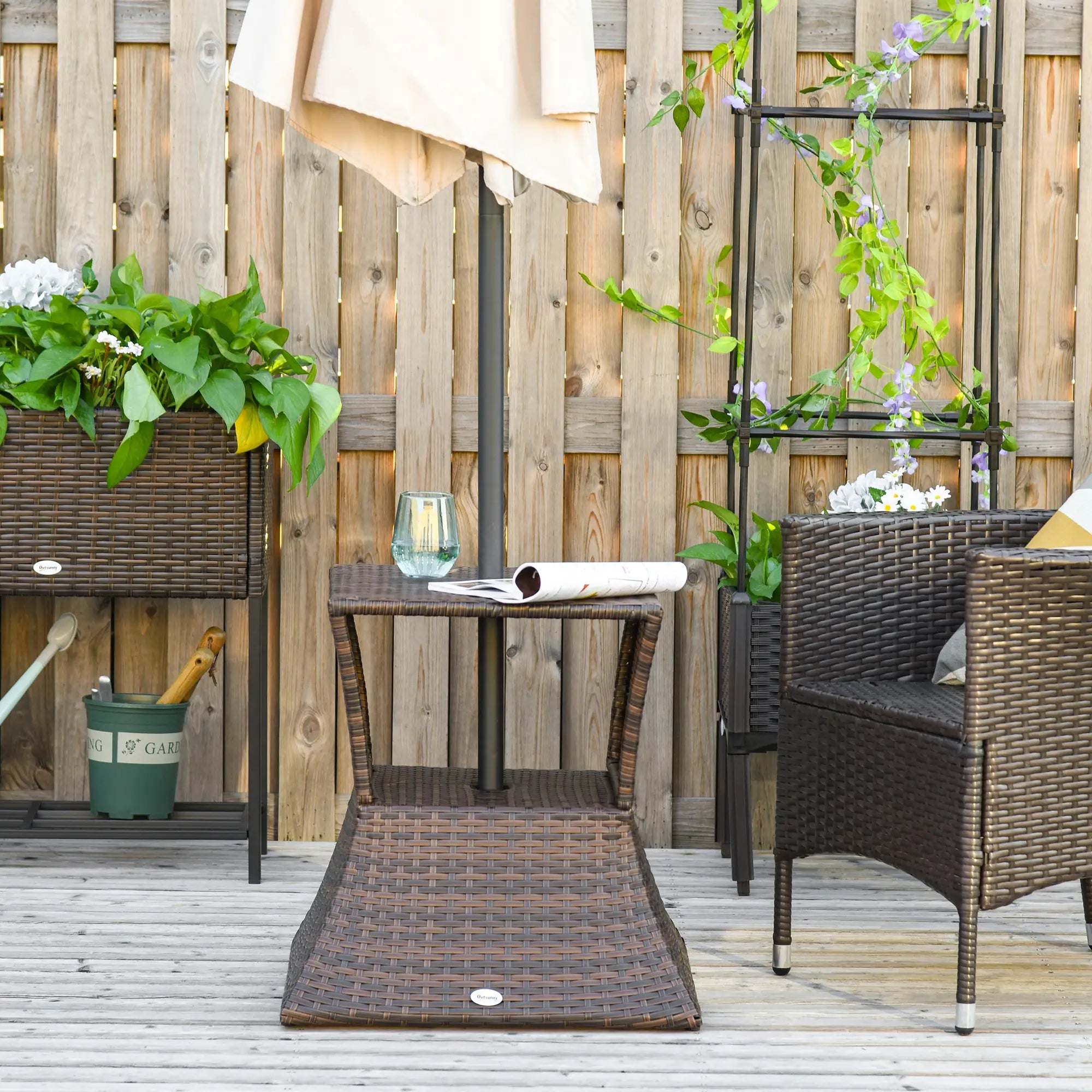 Outsunny Gartentisch Beistelltisch mit Schirmständer Polyrattan Braun