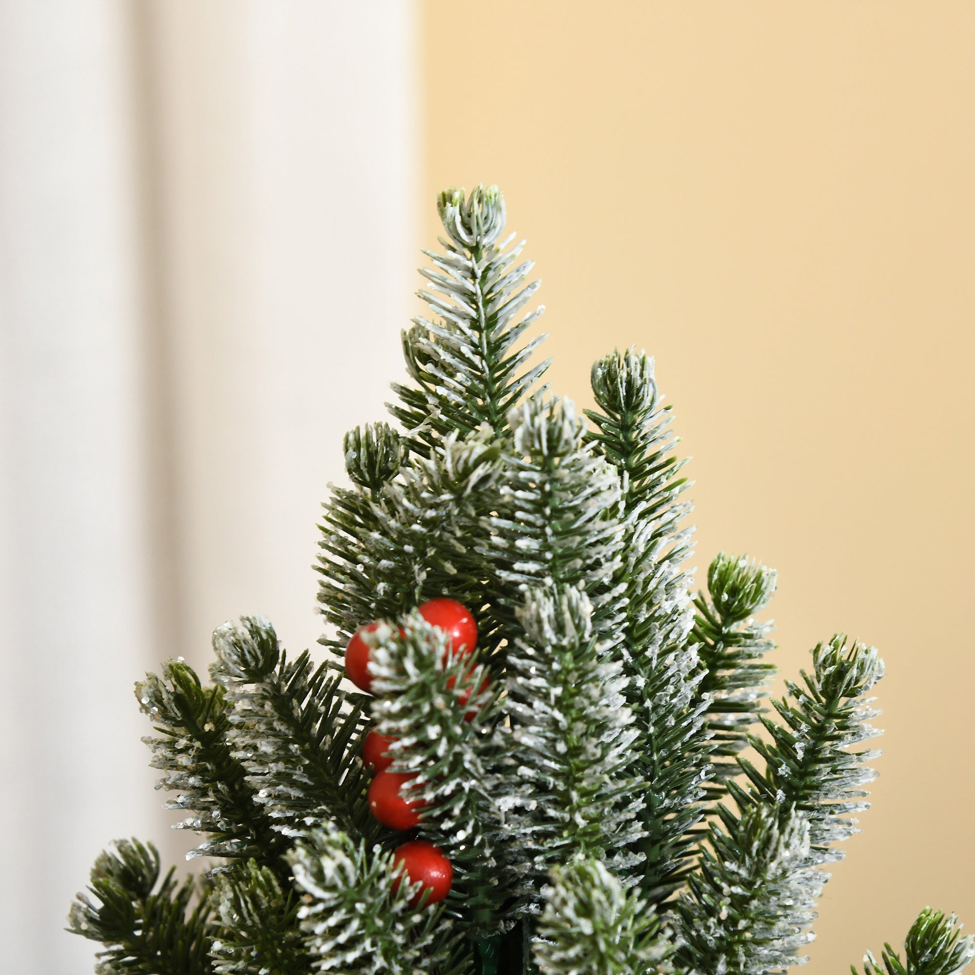 HOMCOM Mini Weihnachtsbaum mit Tannenzapfen, roten Beeren und Übertop 50 cm hoch, Mehrfarbig
