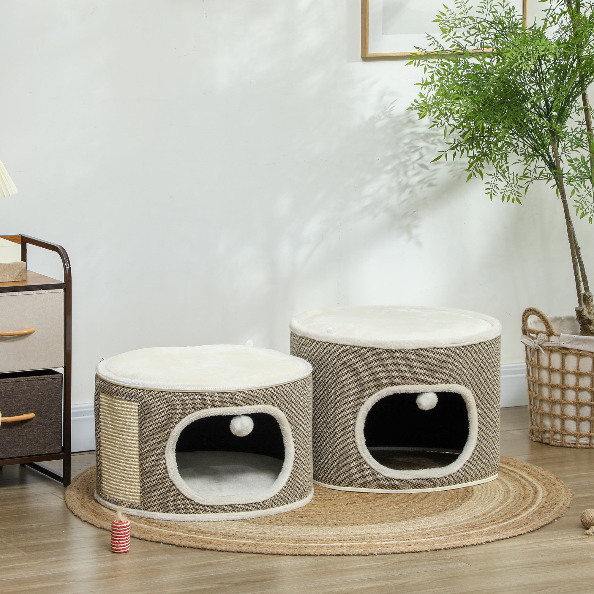 PawHut Katzenfass, 3 Ebenen, mit Kissen, Kratzmatte, Spielbällen, Katzenhaus für Innenbereich, Braun