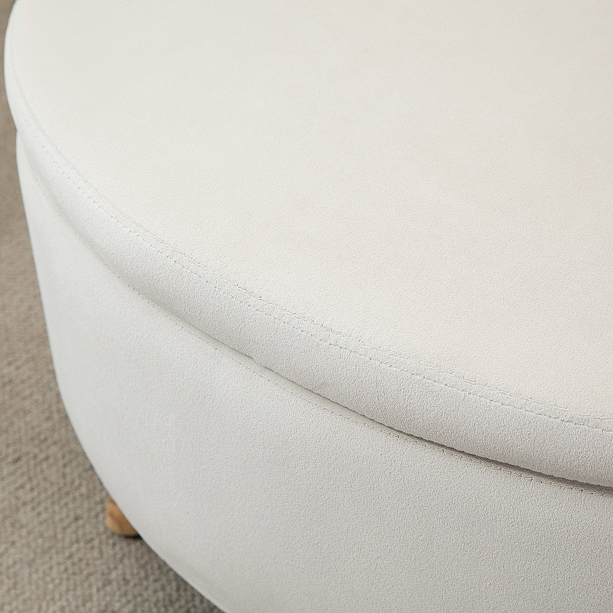 HOMCOM Sitzbank mit Stauraum, Hocker, ovale Form, Samtoptik, bis 120 kg, 71 x 51,5 x 42 cm, Beige