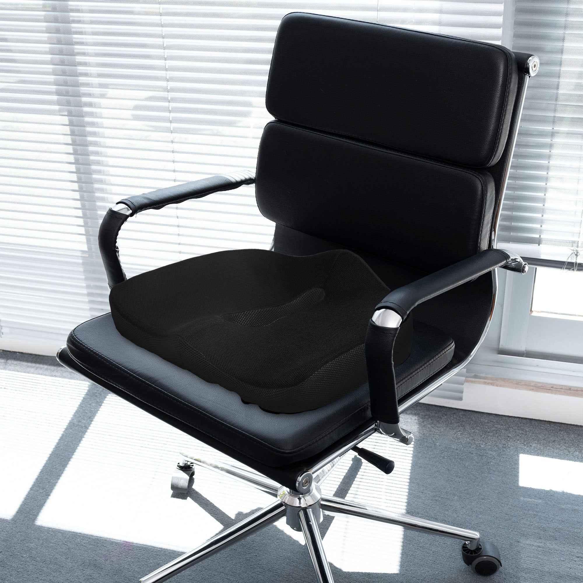 HOMCOM Sitzkissen, ergonomisch, atmungsaktiver Bezug, rutschfest, 44x39x13 cm, Schwarz